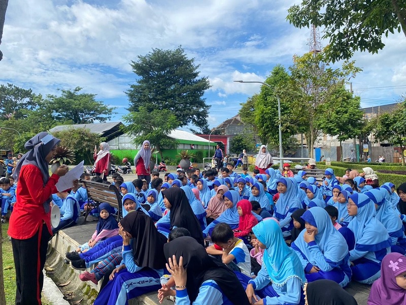 SERU: Para siswa dan calon siswa SD Aisyiyah Kota Malang antusias mengikuti Kamila Play Date pada Minggu (8/2).