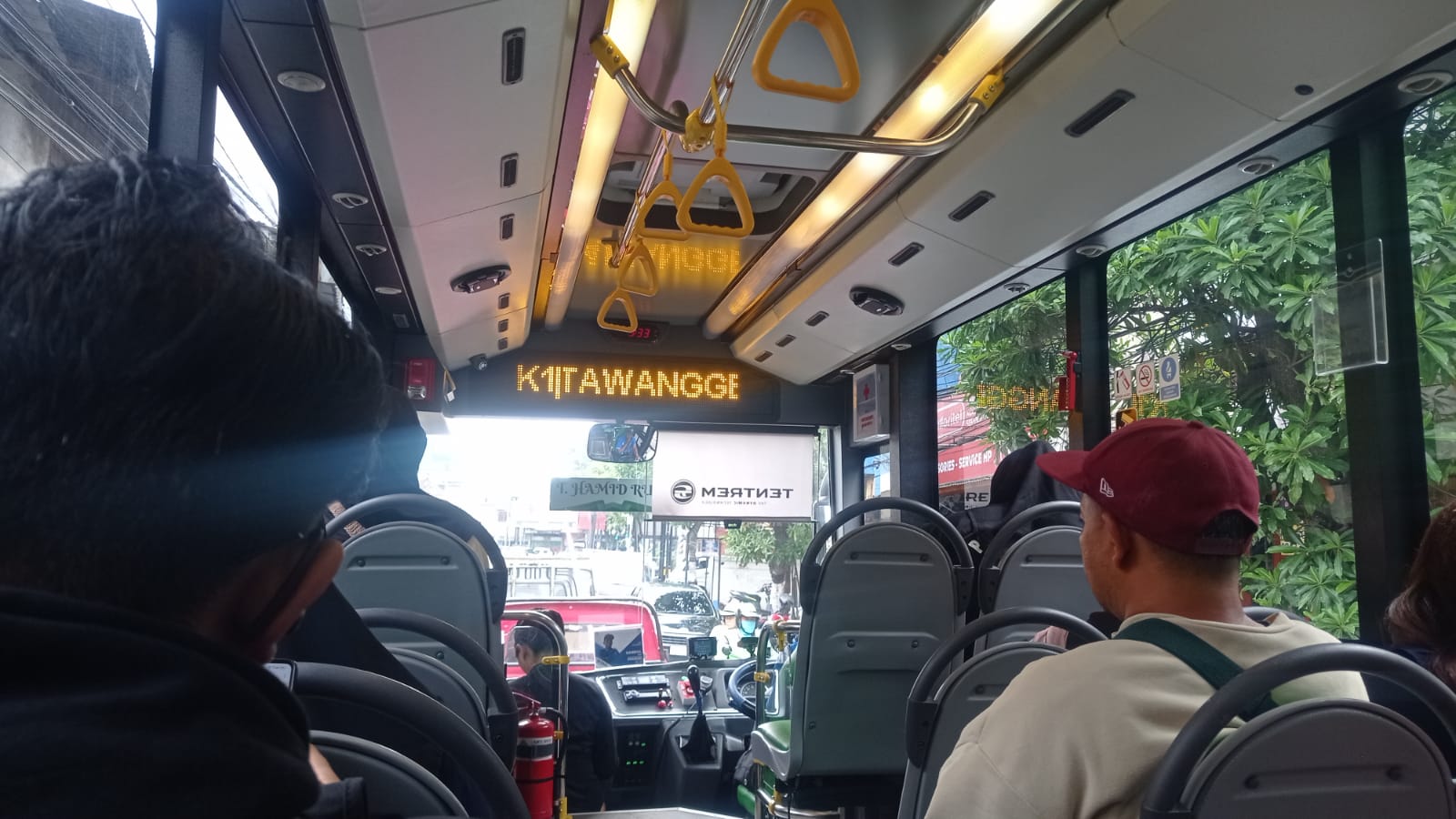 Trans Jatim memiliki sejumlah keunggulan yang layak menjadi pilihan utama transportasi publik masyarakat. (Afida Rahma/Radar Malang)