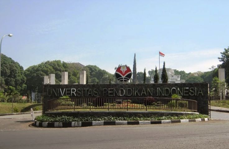 EduRank 2025 merilis daftar 10 fakultas terbaik di Indonesia. Dari UPI hingga UNY, pemeringkatan ini bisa jadi referensi calon mahasiswa menentukan kampus impian. (Pinterest @awangpay)