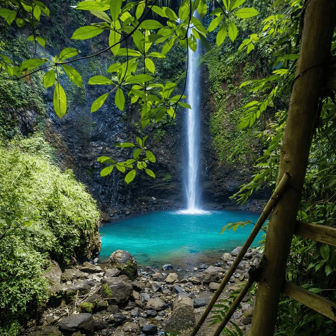 JARANG DIKUNJUNGI: Air Terjun Telaga Warna merupakan wisata coba di Kota Batu yang masih tergolong sepi pengunjung. (Instagram: exploremalangraya)