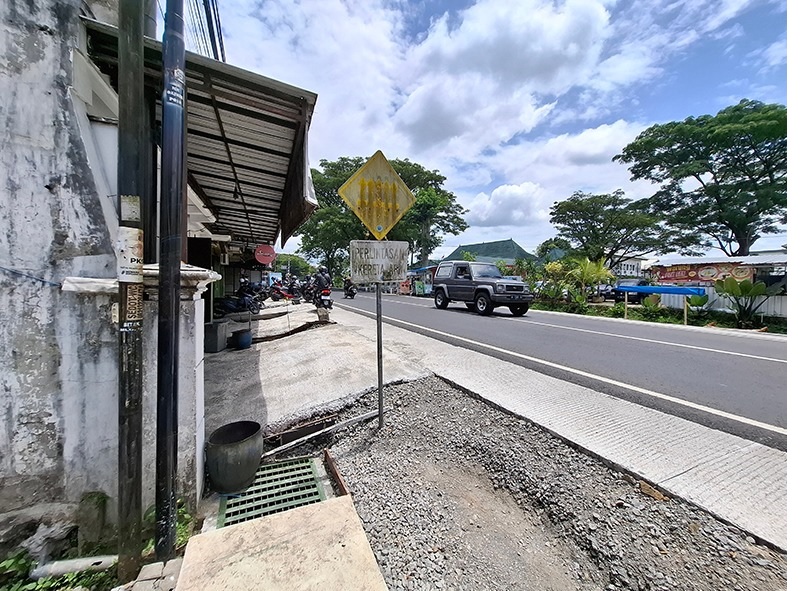 DIANGGARKAN RP 900 JUTA : Drainase di sekitar Jalan Sumedang, Kelurahan Cepokomulyo, Kecamatan Kepanjen bakal dirombak lagi pada bulan Maret mendatang.