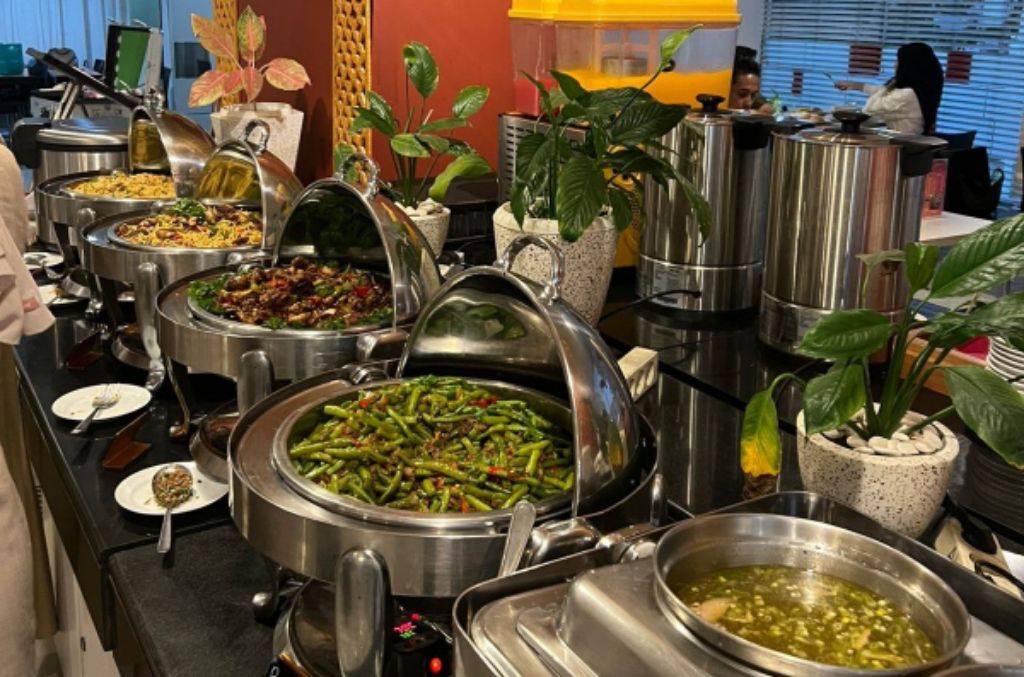 BERAGAM: Menu Ifthar Sarasa di Amaris Hotel Malang.