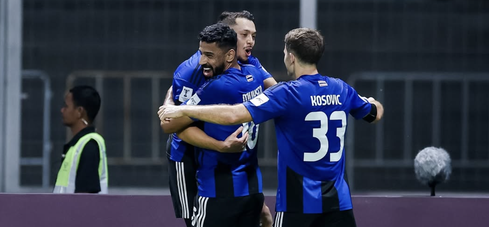 THE BANGKOK ANGELS: Bangkok United tampil superior dan sukses mengamankan kemenangan 2-0 untuk modal berharga menuju leg kedua. (Instagram @true_bangkok_united)