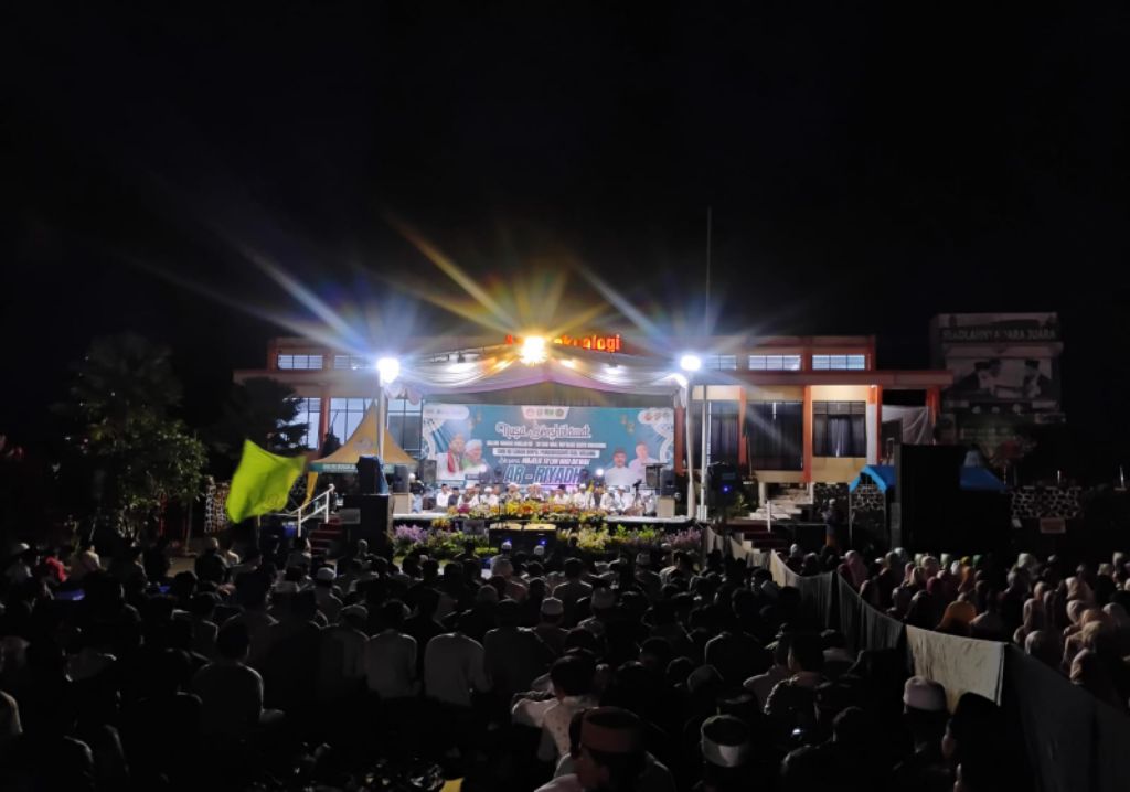 PANUTAN: Sebanyak 5.000 jamaah hadir memeriahkan puncak peringatan HUT ke-20 SMK NUSA.