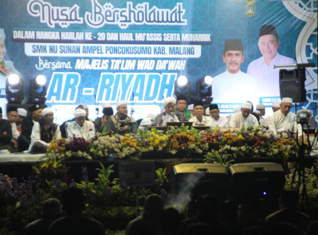 RELIGIUS : Puncak peringatan Harlah SMK NU Sunan Ampel Poncokusumo bersama Majelis Ta