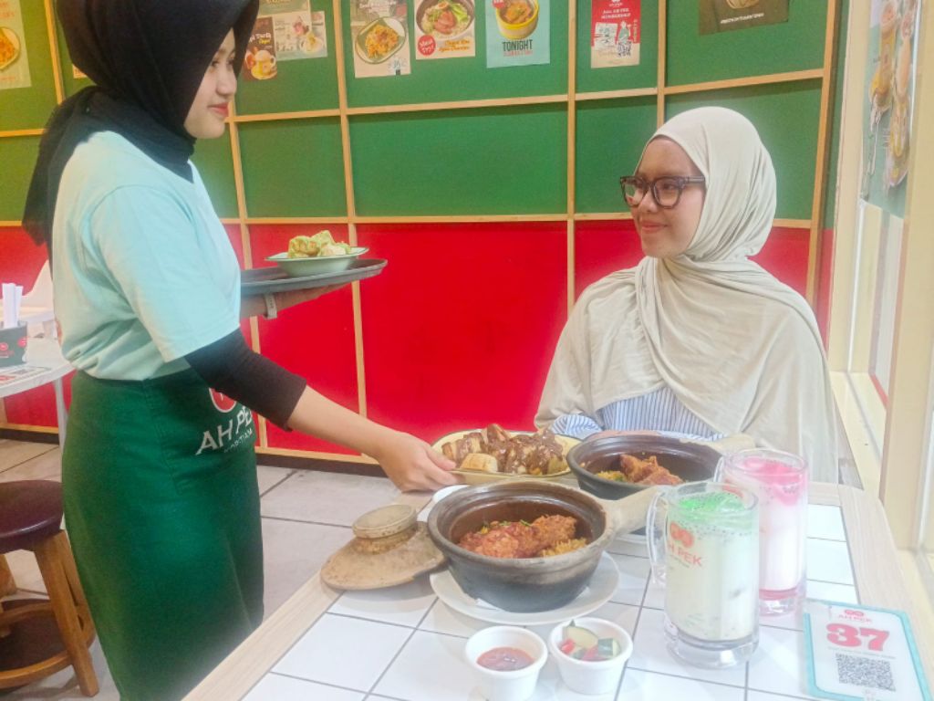 SPESIAL: Ah Pek Malang resmi menghadirkan menu musiman bertajuk Nasi Kebuli Claypot untuk menyemarakkan momen berbuka puasa tahun ini.