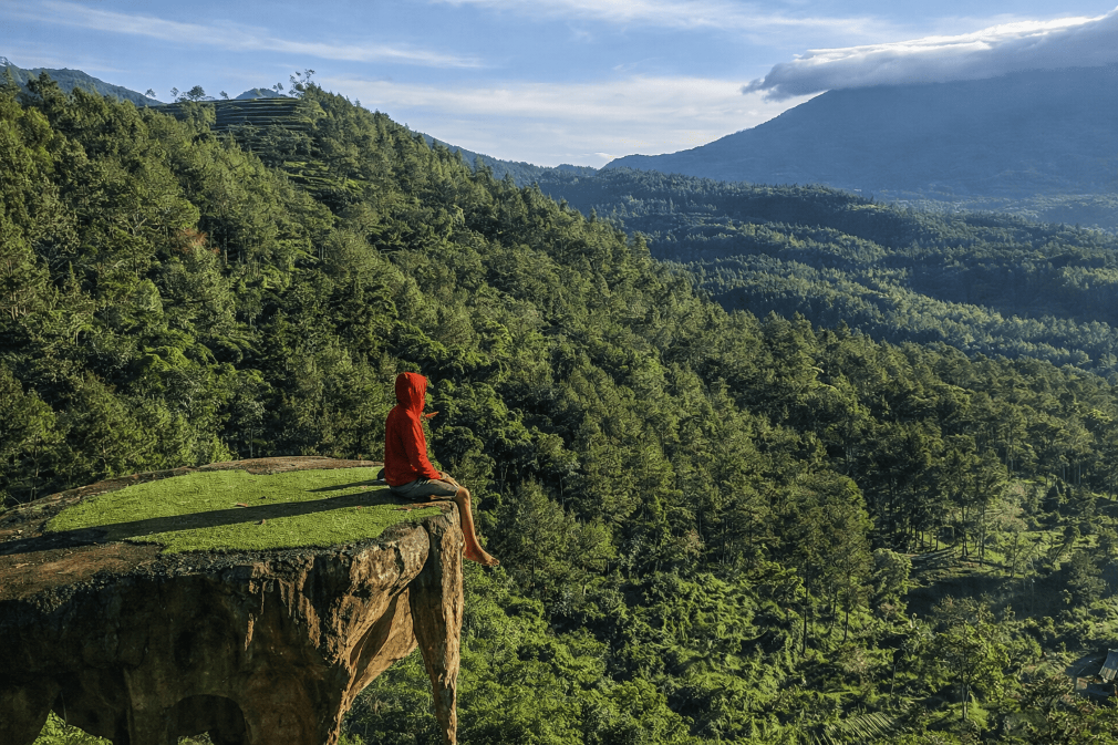 MENAKJUBKAN: Dulunya bekas tambang, kini menjadi lokasi wisata seperti negeri dongeng. (Instagram: yoiki_malang)