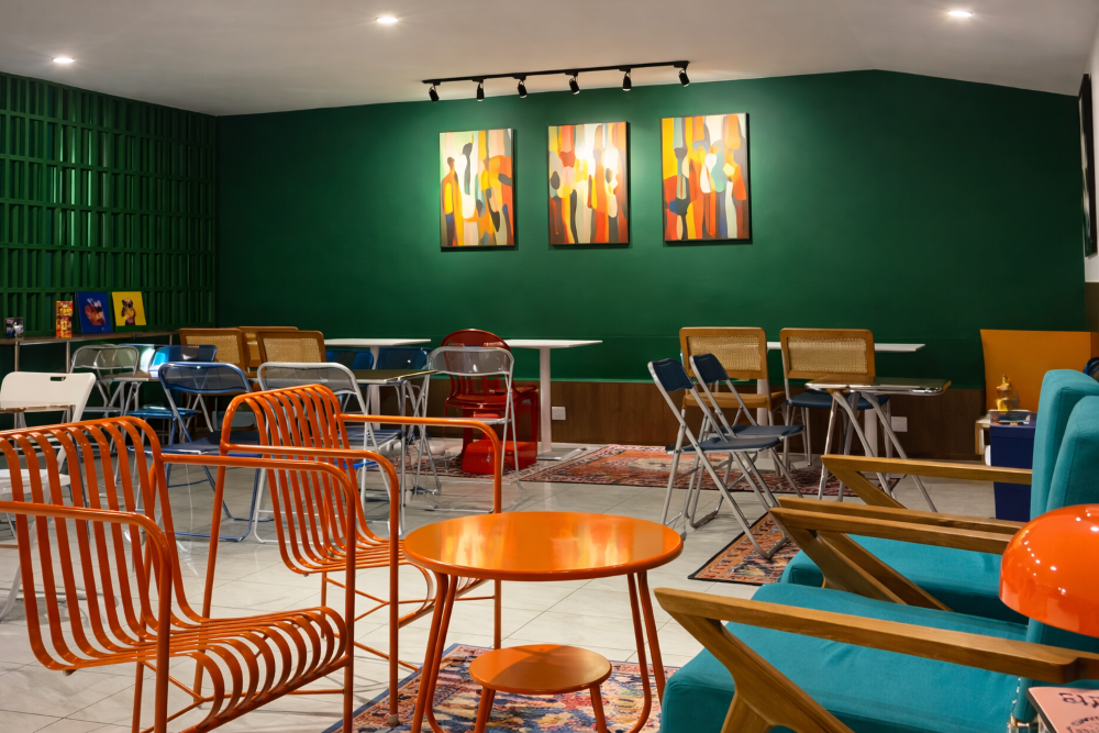 BARU DI MALANG: Dominan Kafe hadirkan suasana kontemporer dengan aksen warna cerah. (Tangkapan Layar Google Maps)