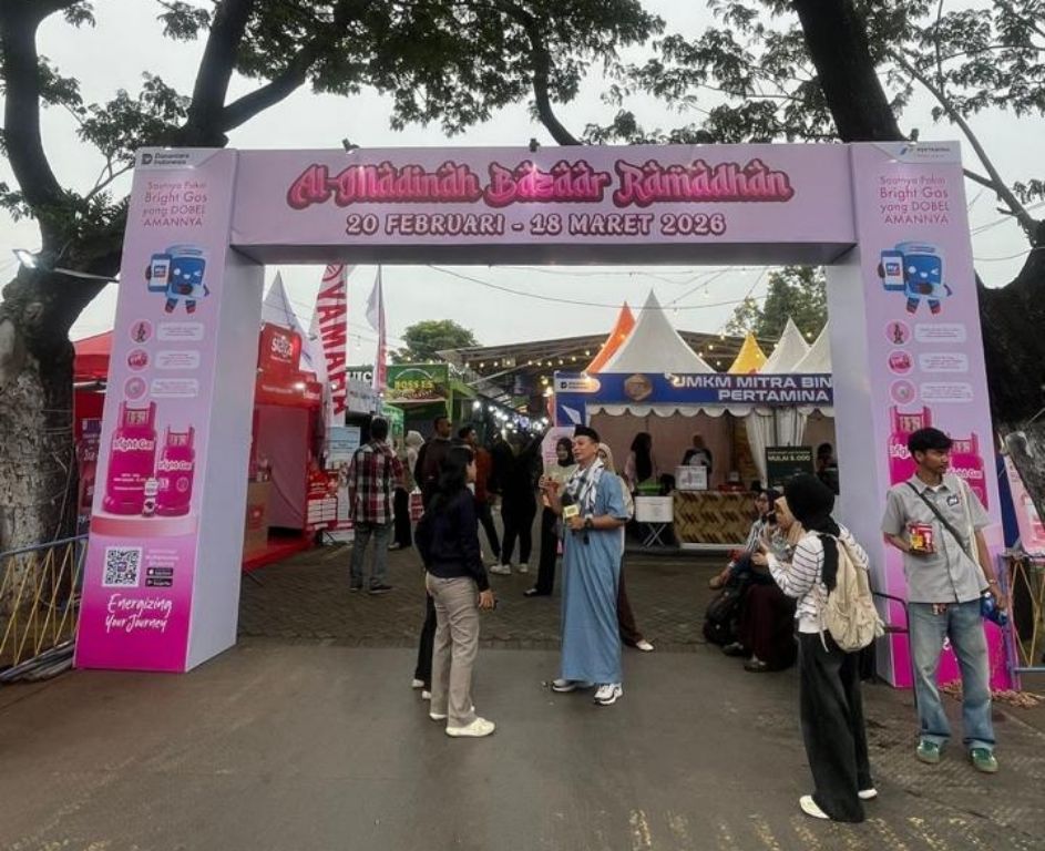 RAMAI: Pertamina Patra Niaga Regional Jatimbalinus menghadirkan program Promo Istimewa Bright Gas yang berlangsung selama kegiatan Bazaar Ramadhan Al-Madinah bertempat di seberang Masjid Al-Akbar.