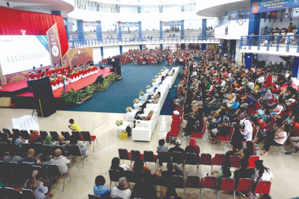 AJANG SILATURAHMI: Koperasi Kredit (Kopdit) Kosayu kembali menggelar rapat anggota tahunan (RAT) di Graha Politeknik Negeri Malang (Polinema), Minggu (22/2).
