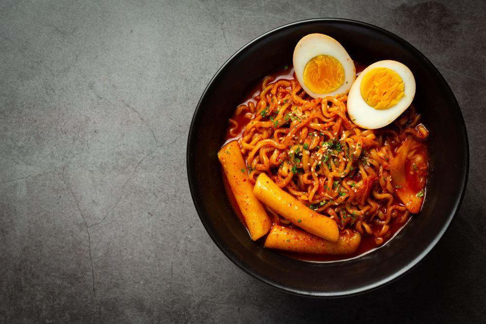 Illustrasi mie pedas. (Freepik)