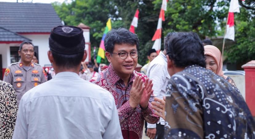 PDIP soroti pengangkatan PPPK pegawai SPPG di tengah nasib guru honorer yang belum sejahtera. (Instagram @bonnietriyana.official)