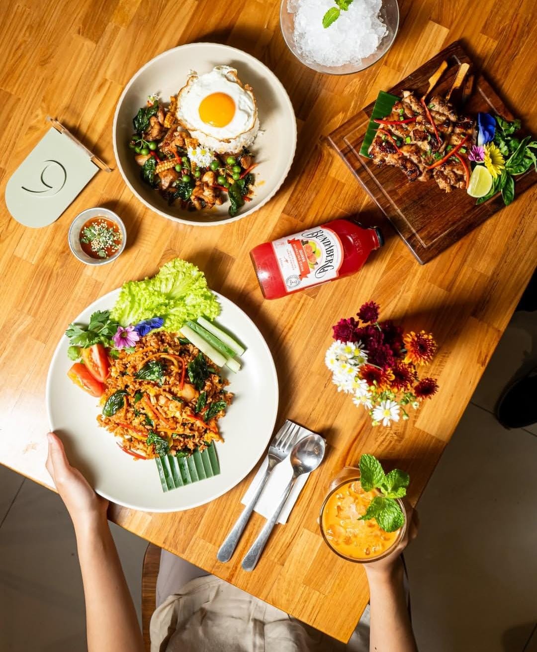 Khao Tahi Street Food, surganya masakan khas Thailand. (Instagram @khaomalang)