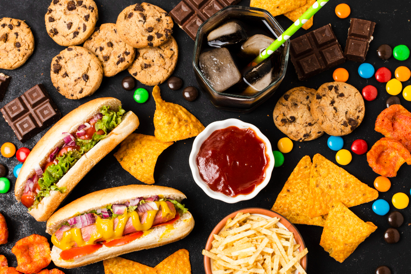 Ilustrasi berbagai jenis makanan ultra proses. (Freepik).