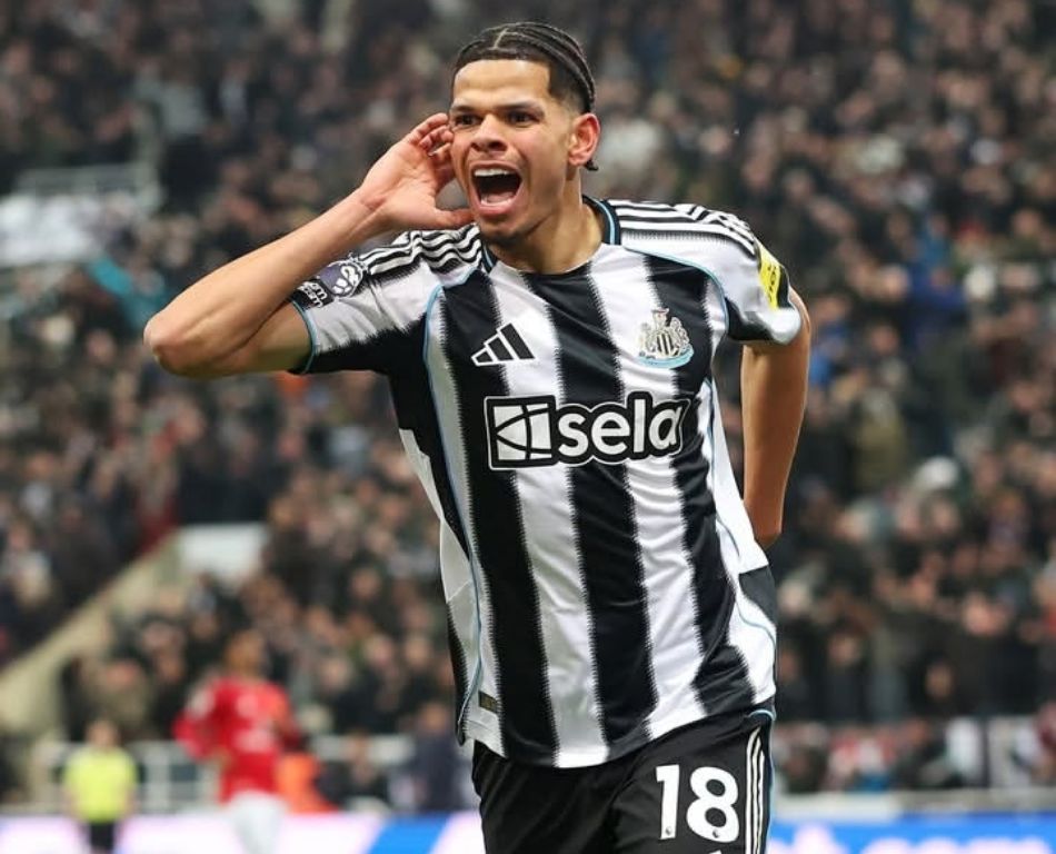 BUNGKAM TAMU: Penyerang Newcastle United William Osula, merayakan gol kemenangan ke gawang MU dini hari tadi (5/3).