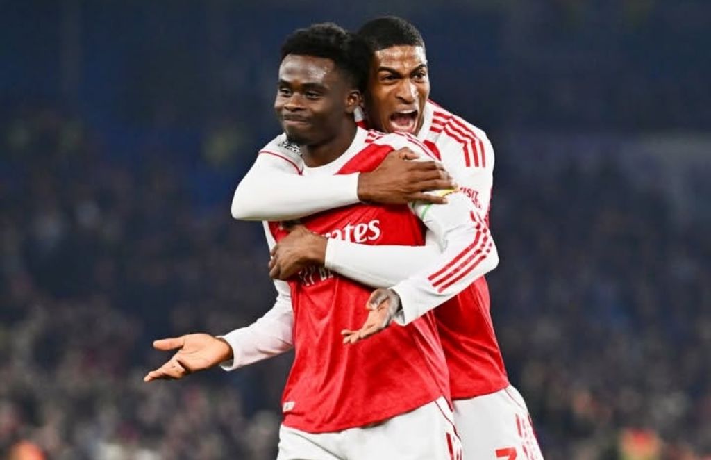 DINGIN DI PUNCAK: Bukayo Saka membawa Arsenal menang atas tuan rumah Brighton &amp; Hove Albion, dini hari tadi (5/3).