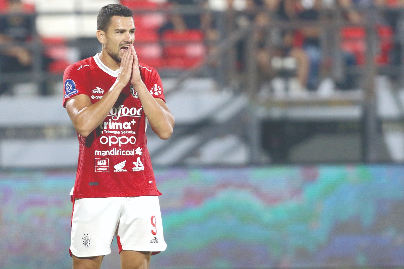 UJIAN KONSISTENSI: Joel Vinicius dan Boris Kopitovic menjadi penyerang yang diandalkan untuk mencetak gol dalam laga nanti malam.
