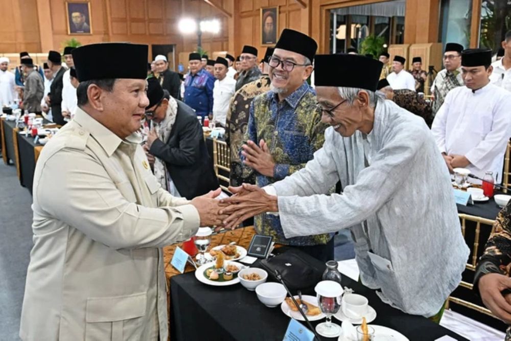 BUKA BERSAMA: Presiden Prabowo adakan buka bersama Ulama dan Tokoh Agama Islam di Istana Merdeka kemarin (5/3). (Sumber: Kumparan.com)