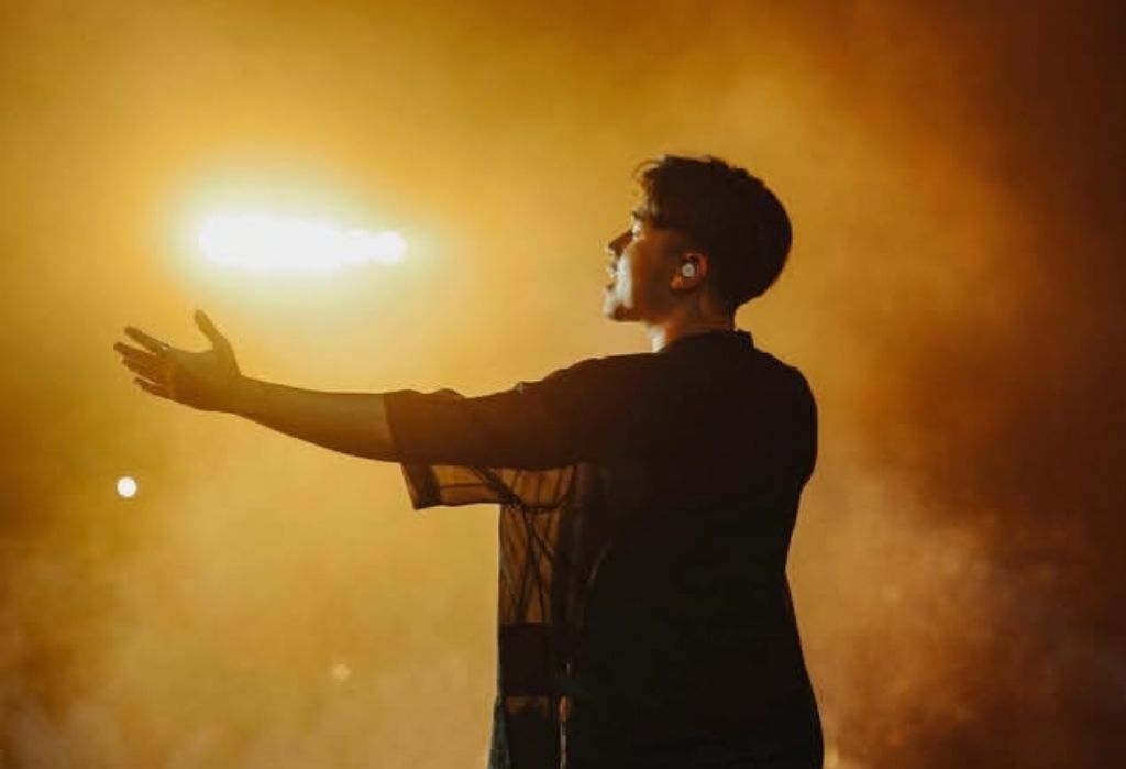 BERPULANG: Vidi Aldiano dalam sebuah konser. Sore ini (7/3), penyanyi hits Nuansa Bening ini dikabarkan meninggal.