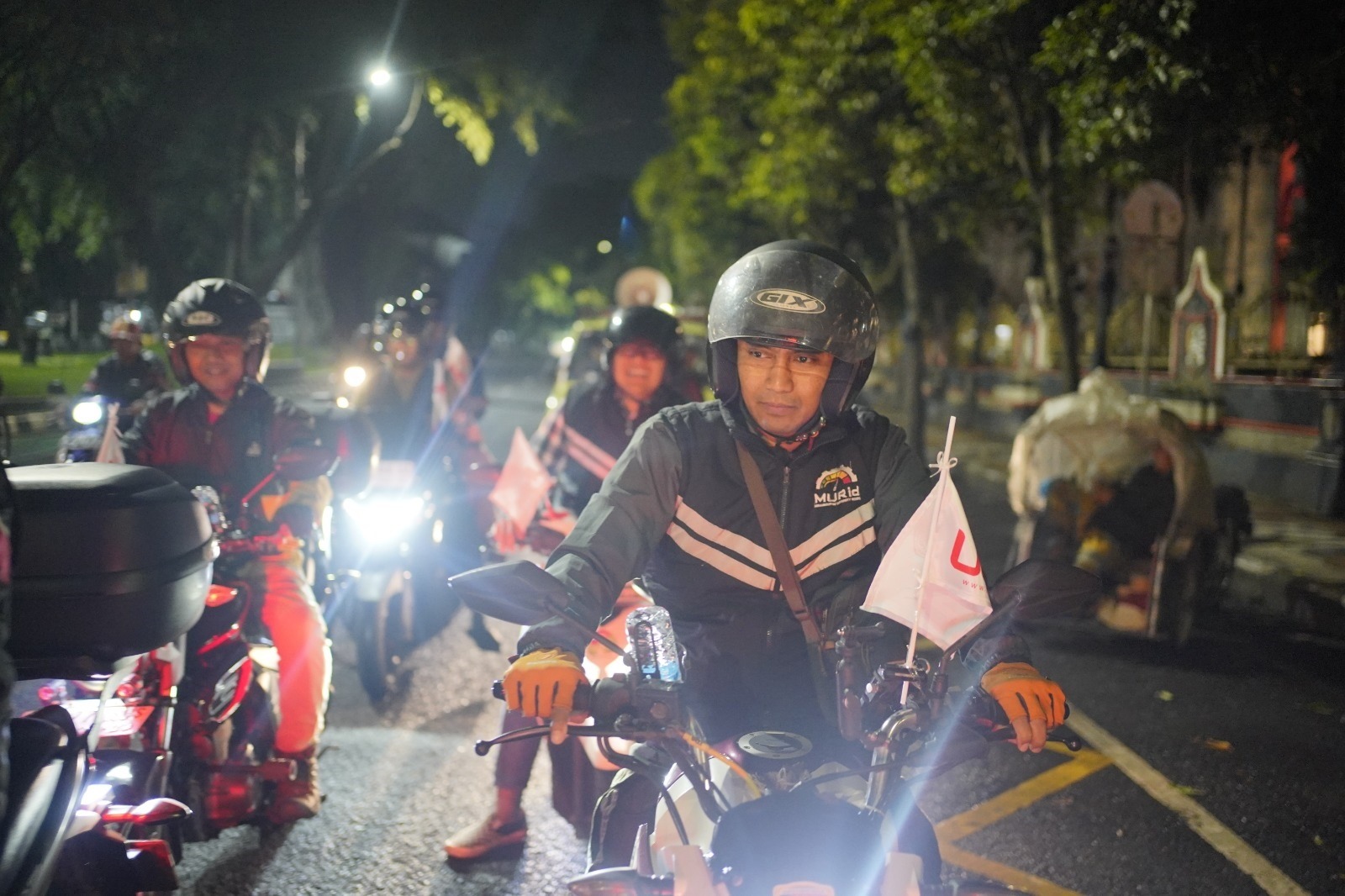 KELILING KOTA: Komunitas Muhammadiyah University Riders (MURID) keliling Kota Malang untuk melakukan SOTR pada Kamis (5/3). (Humas UMM for Radar Malang)