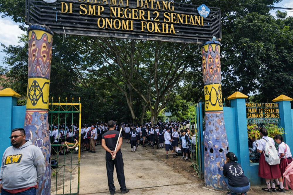 MOGOK KERJA: Terpantau di SMP Negeri 2 Sentani Jayapura Peserta Didik tidak melaksanakan KBM dikarenakan aksi mogok para guru. (Sumber: Tribun Papua)