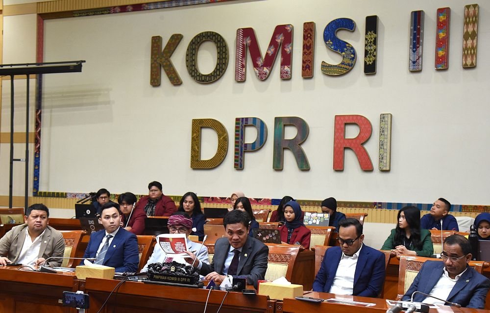 TEGUS POLISI: Safaruddin selaku Anggota Komisi III DPR RI fraksi PDI-P mengingatkan kepolisian untuk jangan suka mentersangkakan korban kejahatan dengan mengait-ngaitkan undang-undang yang tidak ada. 