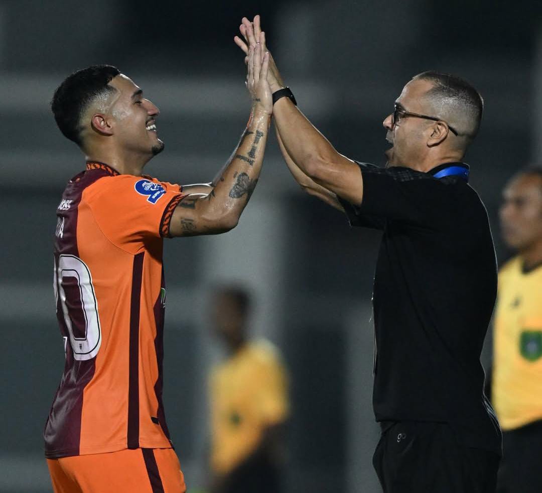 Juan Villa mencetak dua gol dan kembali meraih Man of the Match saat Borneo FC menang 5-1 pada pekan ke-25 BRI Super League 2025/2026. (Instagram @borneofc.id)