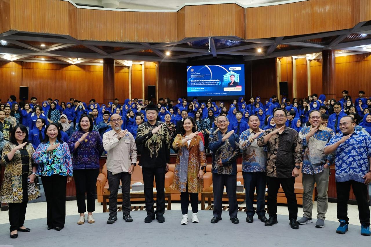 MANTAP: Fakultas Vokasi Universitas Brawijaya (UB) menyelenggarakan kuliah tamu spesial dengan menghadirkan Wakil Menteri Pariwisata RI, Ni Luh Puspa. Acara yang berlangsung pada Kamis (12/3).