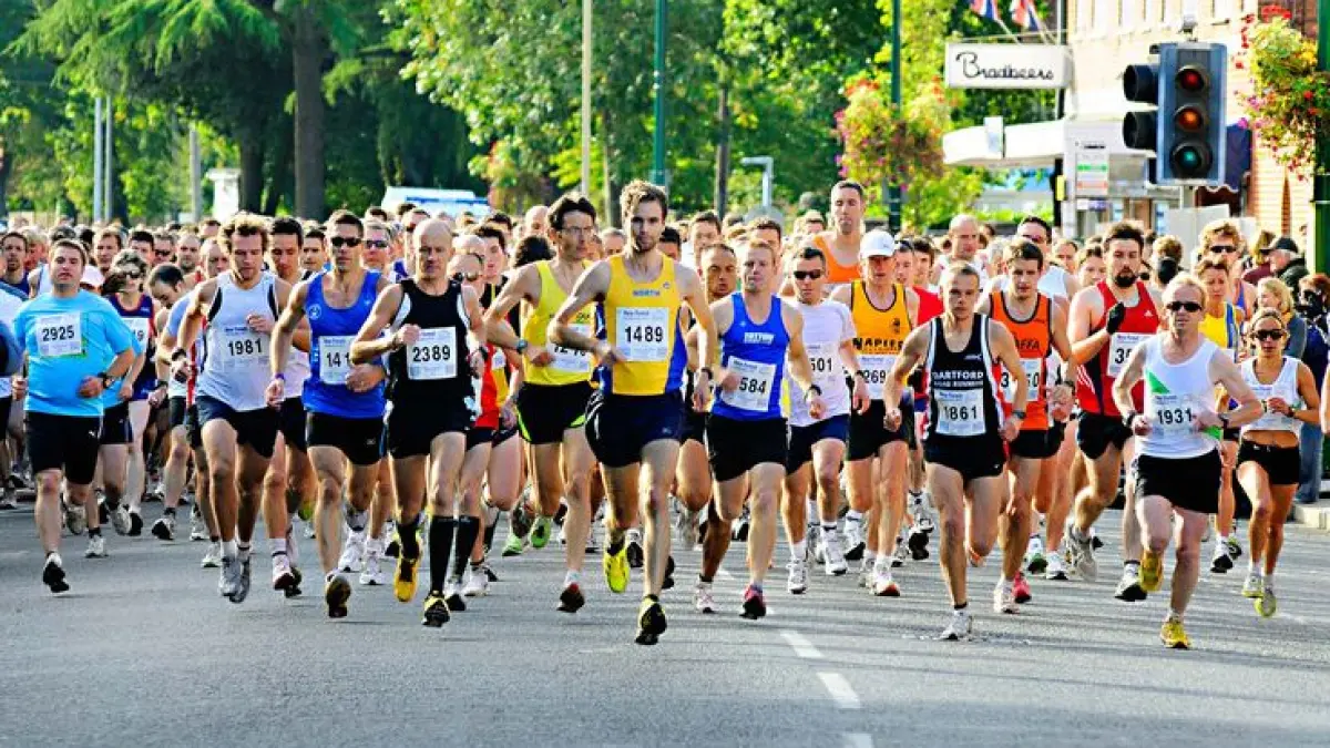 Biar badan tetap ideal, yuk ikut Malang Night Run 2026. Catat tanggalnya: 4 April 2026 di Stadion Kanjuruhan. (Pinterest @tracyluttrell01)