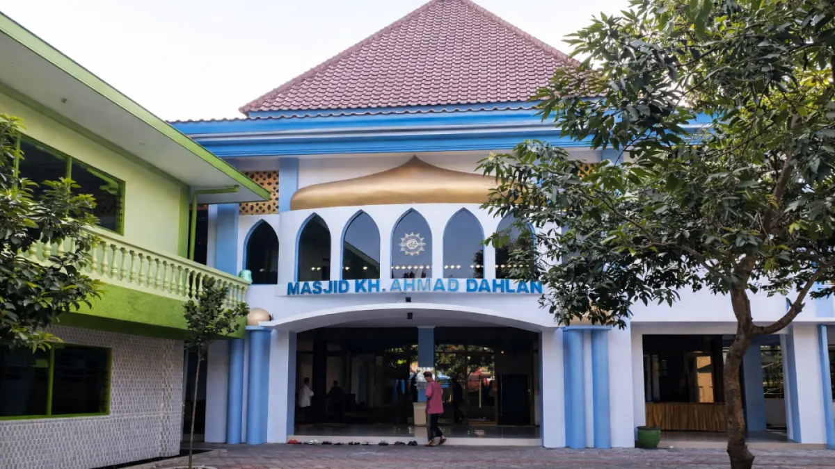 Halaman Masjid KH. Ahmad Dahlan yang terletak di Jalan Tenes, Kecamatan Klojen yang menjadi salah satu lokasi sholat Id warga Muhammadiyah
