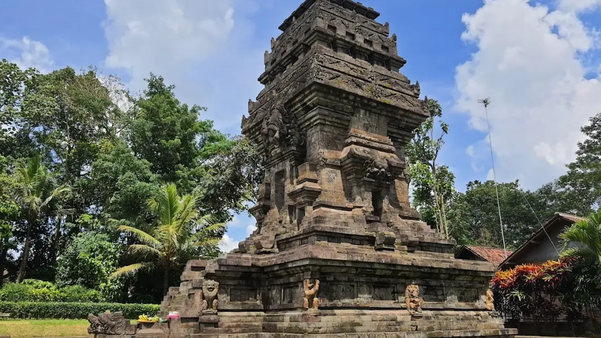 Candi Kidal (google maps)