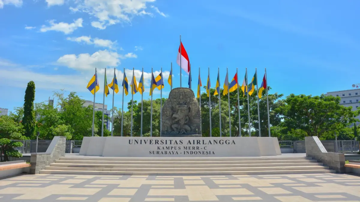 Deretan perguruan tinggi di Jawa Timur yang masuk dalam daftar kampus terbaik tahun 2026 versi UniRank. (unair.ac.id)