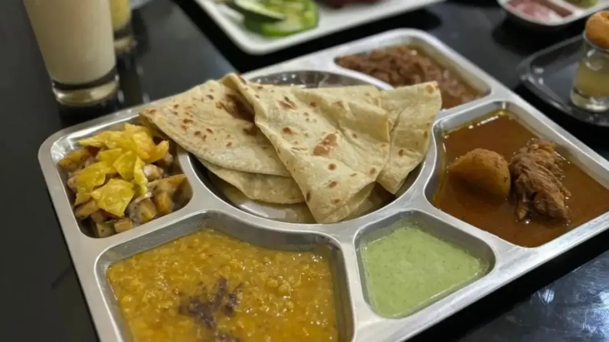 Nikmati sedapnya masakan India di Indian Resto. (Instagram @indian.resto)
