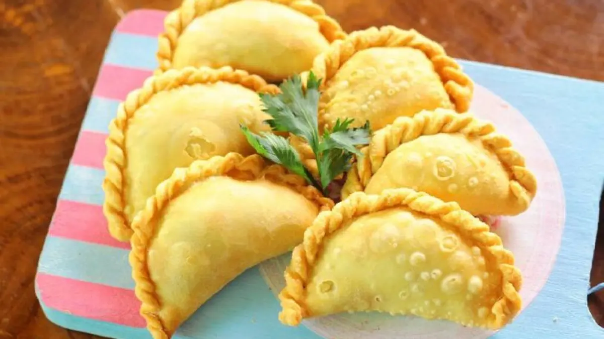 Teman santai paling pas: pastel hangat. (Pinterest/Rini)