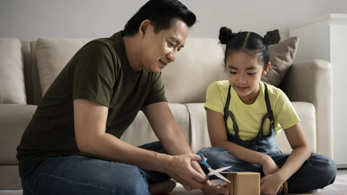 Saat emosi memuncak, ingat anak butuh dipahami, bukan dimarahi. Kesabaran adalah kunci utama dalam pola asuh yang efektif. (Freepik)