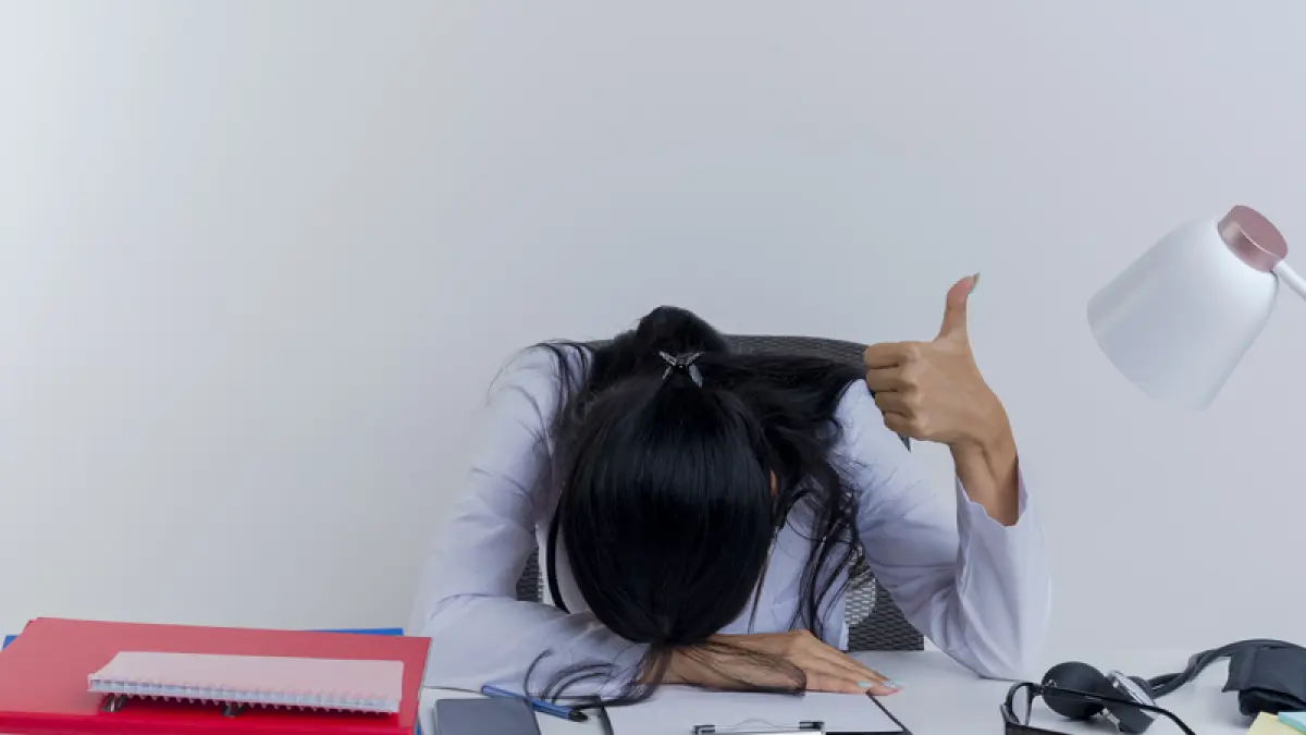 Tetap produktif tanpa menunggu mood. Terapkan disiplin kerja dengan langkah sederhana setiap hari. (Freepik)