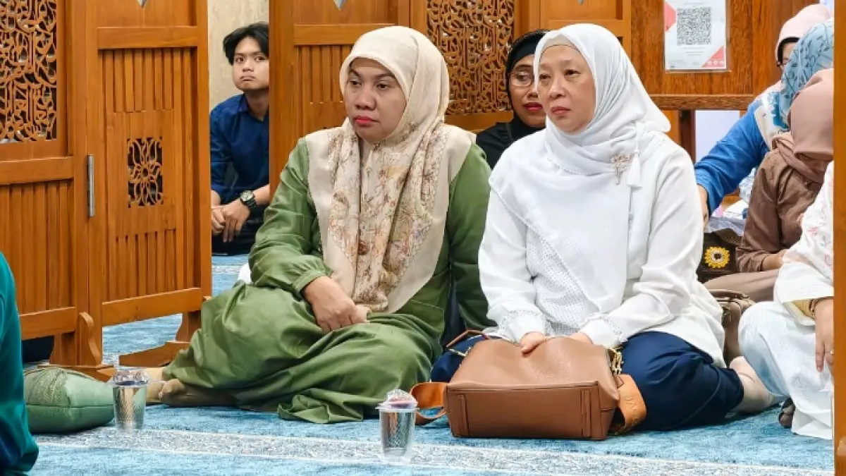 JAMAAH: Fakultas Ilmu Administrasi Universitas Brawijaya (FIA UB) menyelenggarakan kegiatan Peringatan Nuzulul Quran sekaligus buka puasa bersama yang diikuti oleh sivitas akademika FIA UB.
