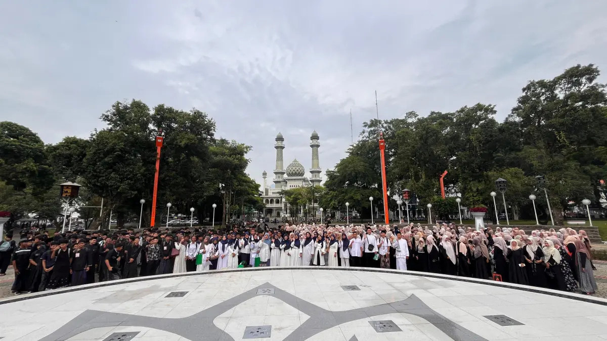 INOVATIF: Program Pesantren Ramadan 1447 H yang diikuti seluruh siswa, guru, dan komite SMAN 6 Malang.
