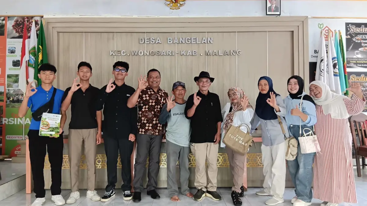 PEDULI: Kegiatan survey lokasi program SMARIHEKSA Sobo Deso bersama siswa didampingi wali murid SMAN 6 Malang.