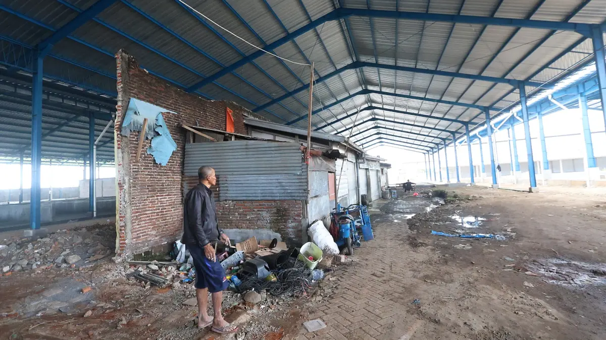 SEGERA PINDAH: Tempat relokasi untuk pedagang
Pasar Gadang siap ditempati pedagang. Pemkot
meminta proses perpindahan bisa dipercepat.