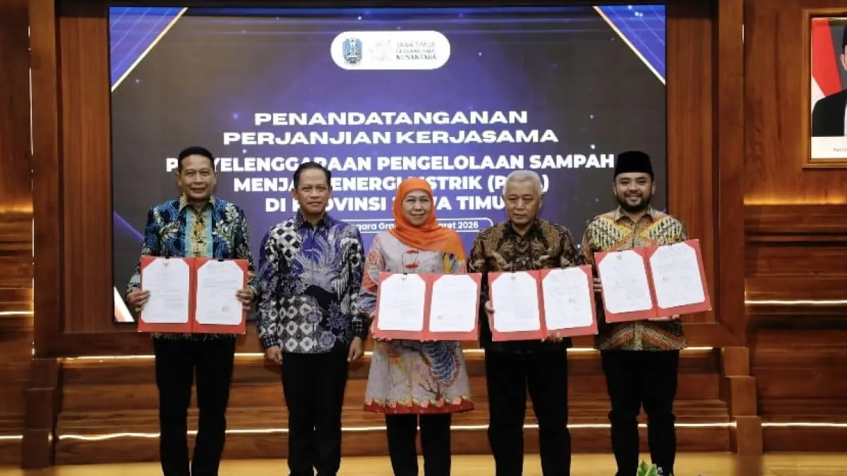 KOLABORASI: Gubernur Jawa Timur Khofifah Indar Parawansa dengan Bupati Malang H M. Sanusi, Wali Kota Malang Wahyu Hidayat, dan Wakil Wali Kota Batu Heli Suyanto. Serta disaksikan secara langsung oleh Menteri Lingkungan Hidup (LH) RI Hanif Faisol Nurofiq.