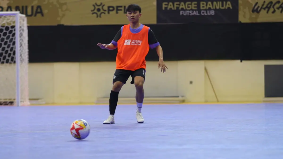 Caption: Adam Ahlan menjalani sesi official training di GOR Babussalam, Kota Banjarbaru pada Jumat lalu (27/3).
