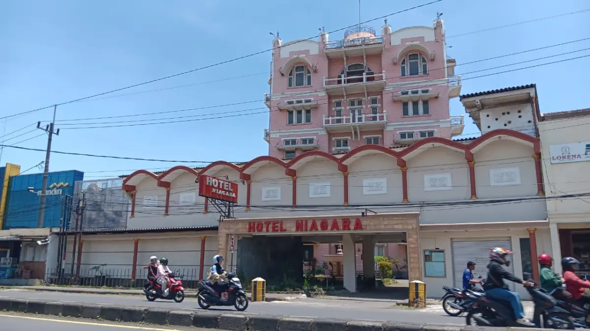 SUMBANG PENDAPATAN: Hotel Niagara di Kecamatan Lawang ikut menyumbang pendapatan pajak hotel Kabupaten Malang selama tiga bulan terakhir. (Indah Mei Yunita/Radar Kanjuruhan)