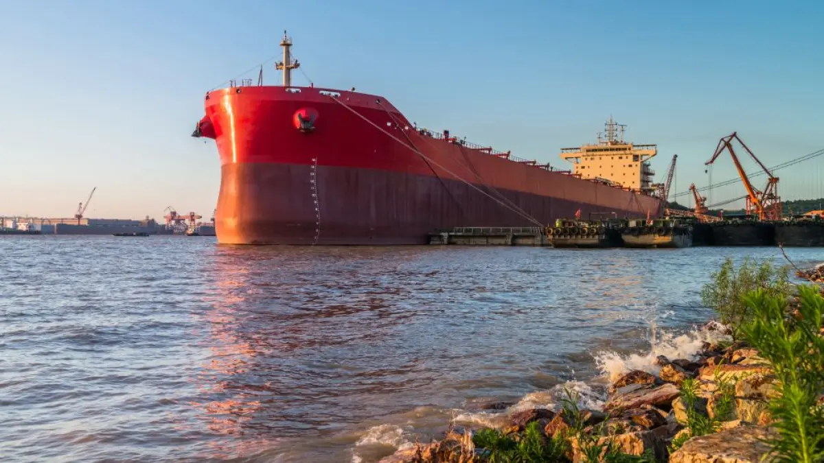 Illutrasi kapal tanker pengangkut minyak. (Freepik)