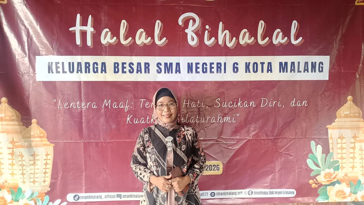 KOMPAK : Kebersamaan para alumni, mantan Kepala Sekolah dan purna tugas "Bergas Mengenang" saat acara halal bihalal SMARIHEKSA.