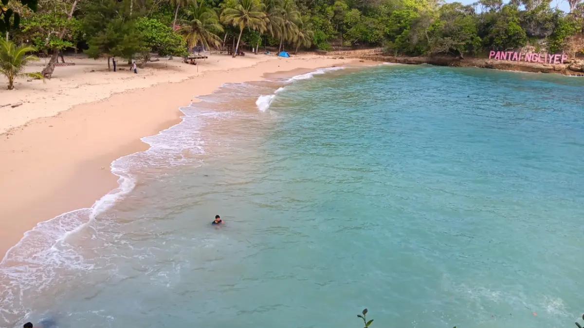 Pantai Ngliyep