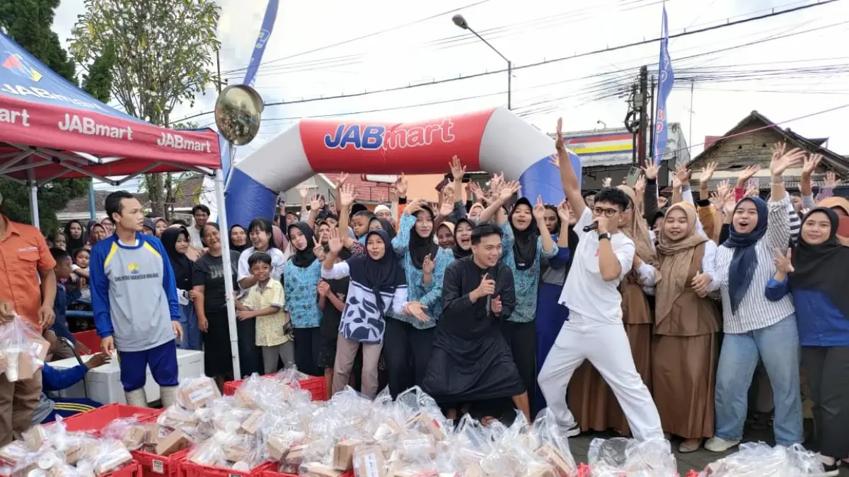BERBAGI: Program Corporate Social Responsibility (CSR) KAN Jabung di bulan Ramadan lalu.