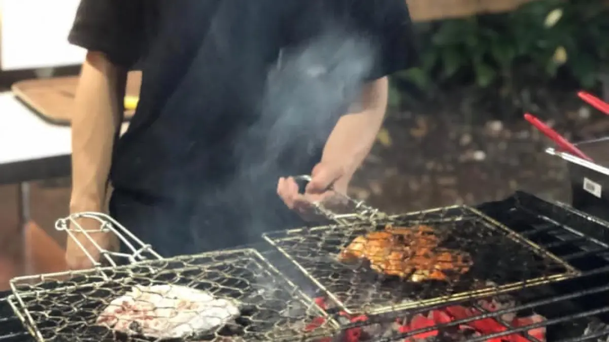 Ikan bakar khas Jimbaran kini bisa dinikmari di Ikan Bakar Kawi. (Instagram @ikanbakarkawi)