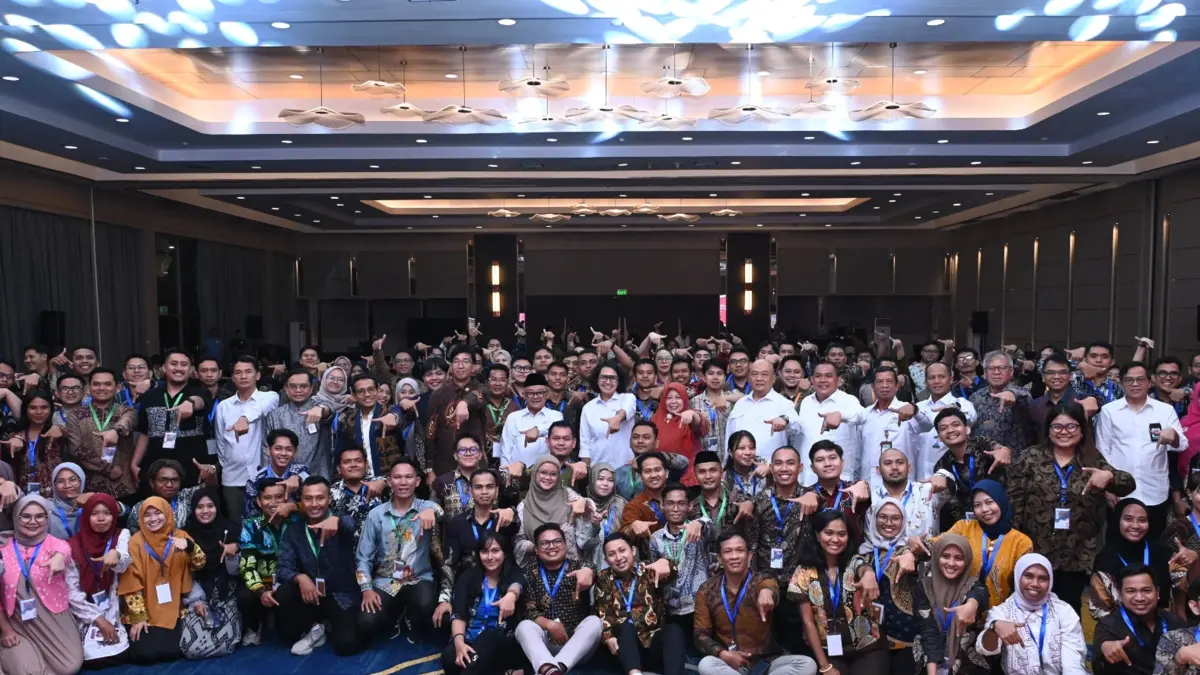BERPERAN UNTUK NEGERI: Ratusan alumni penerima beasiswa LPDP diterjunkan ke penjuru Indonesia untuk proses digitalisasi pendidikan. (Dok. Kemendikdasmen)