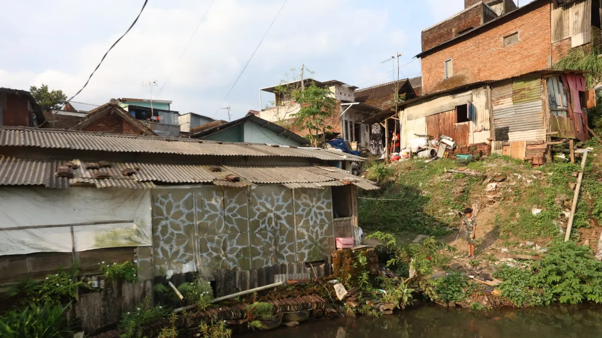 PEDULI MASYARAKAT PRA-SEJAHTERA: Pada tahun 2026 ada ratusan rumah tak layak huni yang diajukan untuk diperbaiki. Pemkot Malang rutin melakukan perbaikan sejak 2021. (Foto: Darmono)